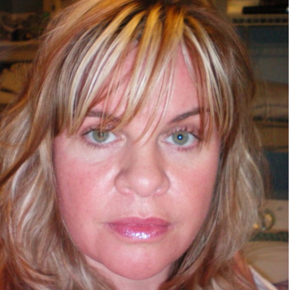 Meet your Posher, Lisa - Picture 1 of 1